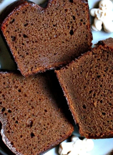 Delicious Christmas gingerbread loaf, moist and perfect for holiday celebrations