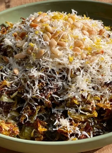 Roasted shredded Brussels sprouts, a healthy and tasty vegetable dish